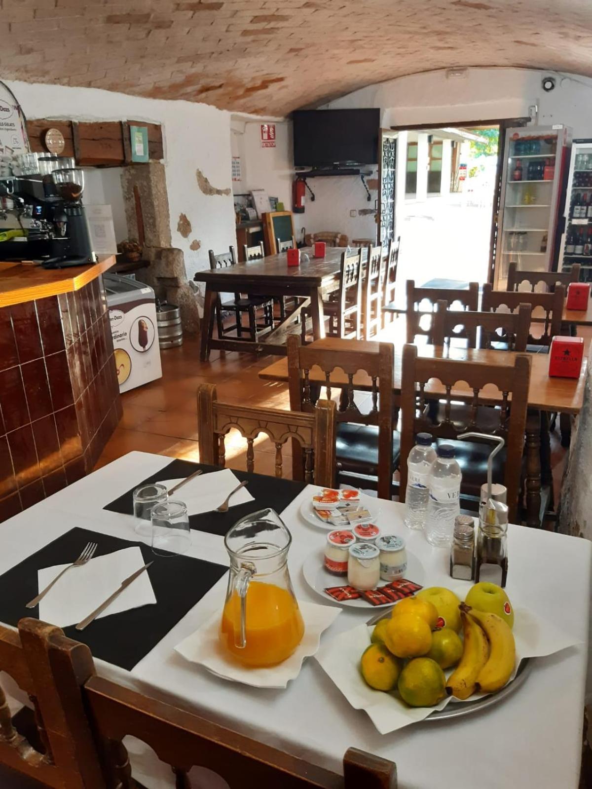 Camping El Pasqualet Hotel Caldes De Montbui Eksteriør billede